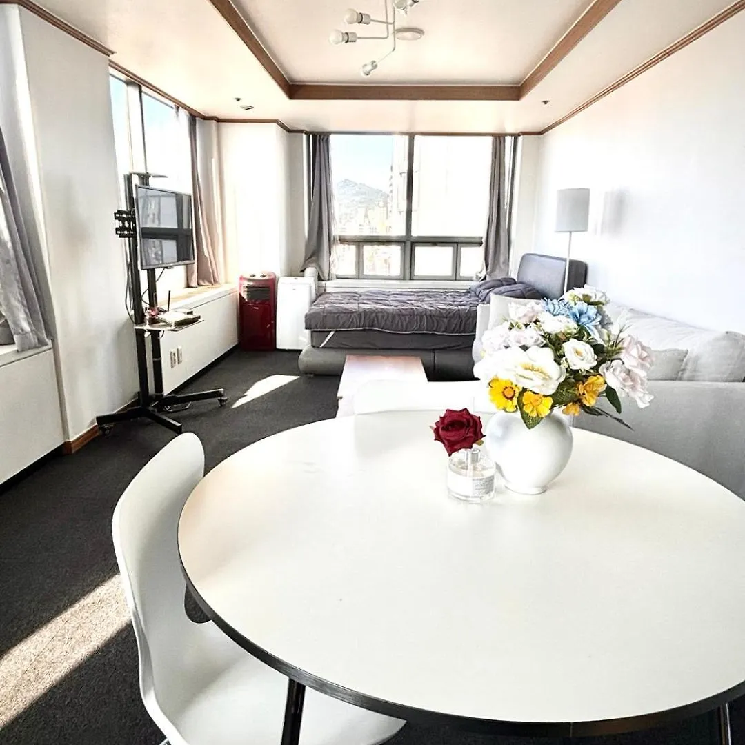Apartment The Sanctuary Rosa Innocta - 1 Min From Hongdae Exit 1 Seoul